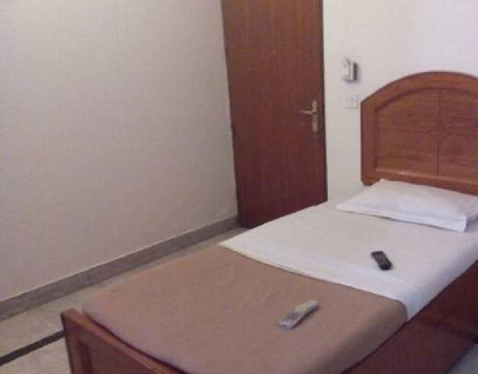 Mahalaxmi Plaza Hotel ファリーダーバード 部屋 写真